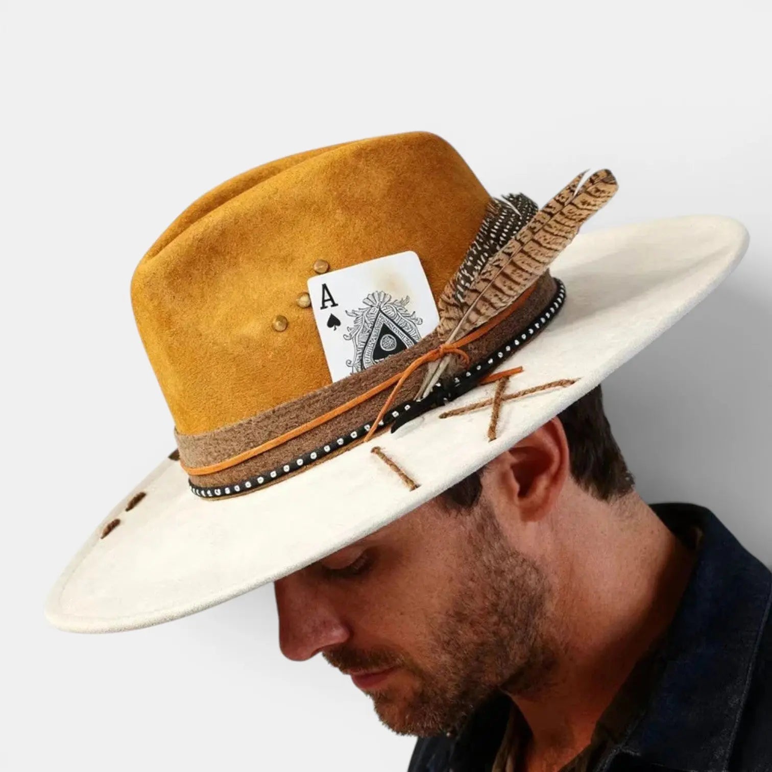 Chapeau Fedora Effet Suédine Carte As et Plume Homme La Boutique du Chapeau