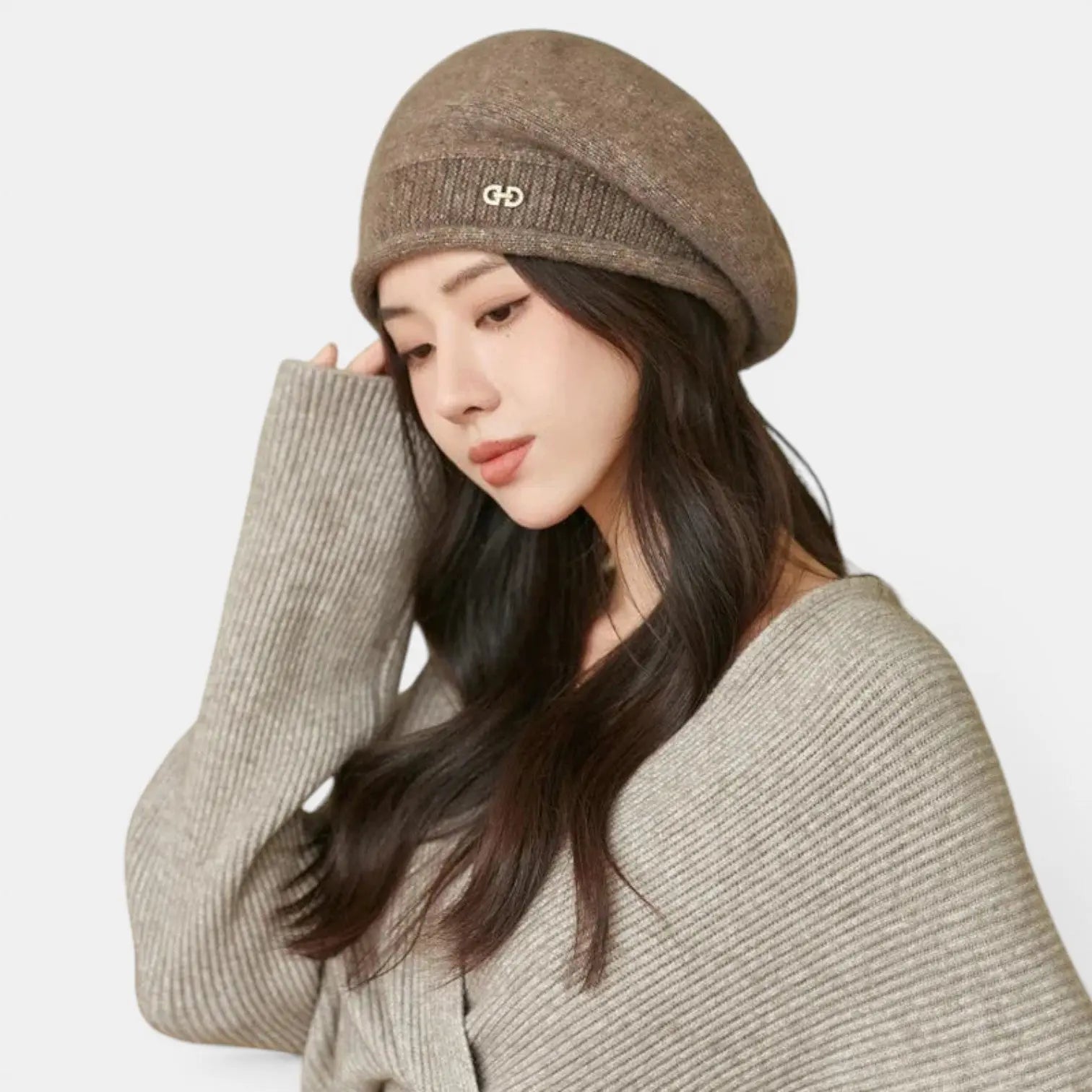 Béret Laine Tricoté Femme avec Insigne Métal La Boutique du Chapeau