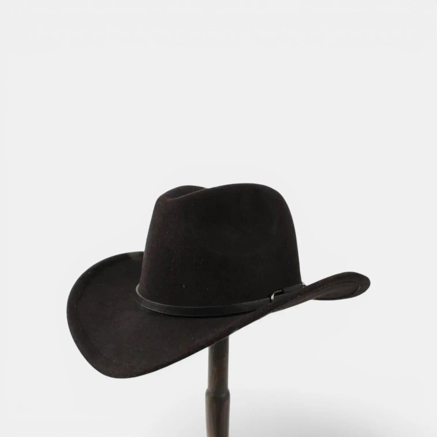 Chapeau Cowboy Feutre Noir Calotte Haute Bande Cuir Unisexe La Boutique du Chapeau